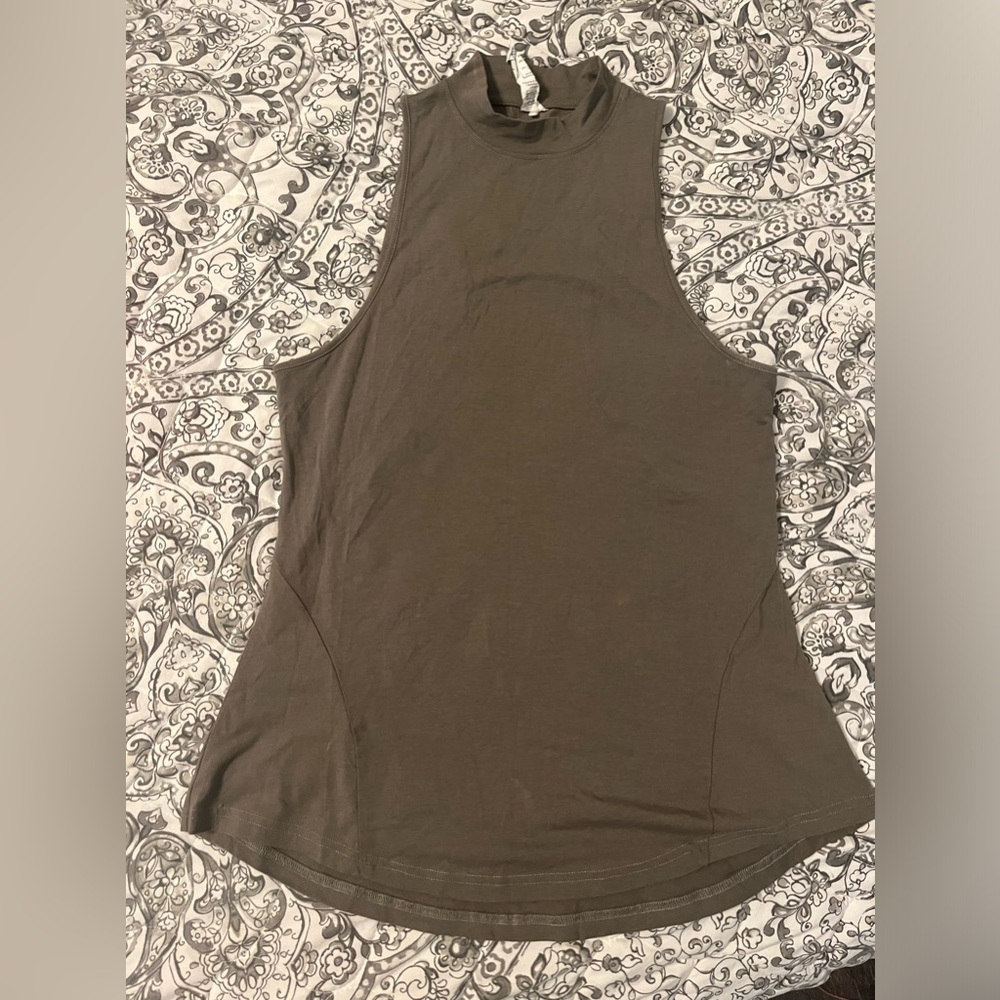 VGUC gray Alphalete tank size medium